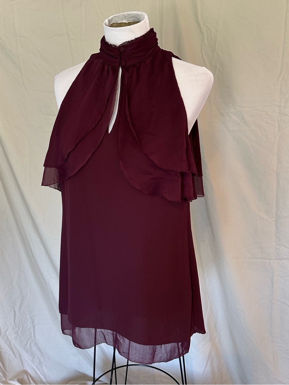 White House Black Market Burgundy Sleeveless Blouse Layered Chiffon high neck 10